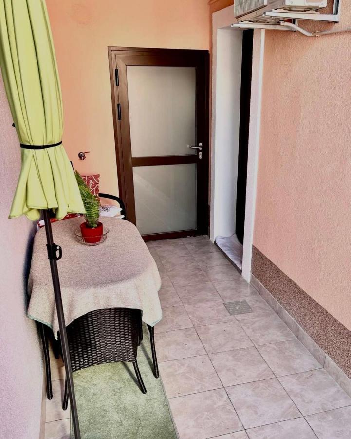 Sweet Studio Apartment Living In リエカ エクステリア 写真